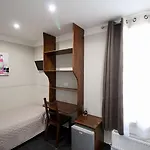 Des Pyrenees Hotel