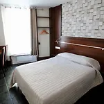 Des Pyrenees Hotel