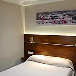 Des Pyrenees Hotel