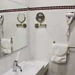Des Pyrenees Hotel