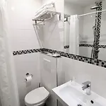 Hotel Des Pyrenees Paris