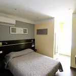 Des Pyrenees Hotel Paris