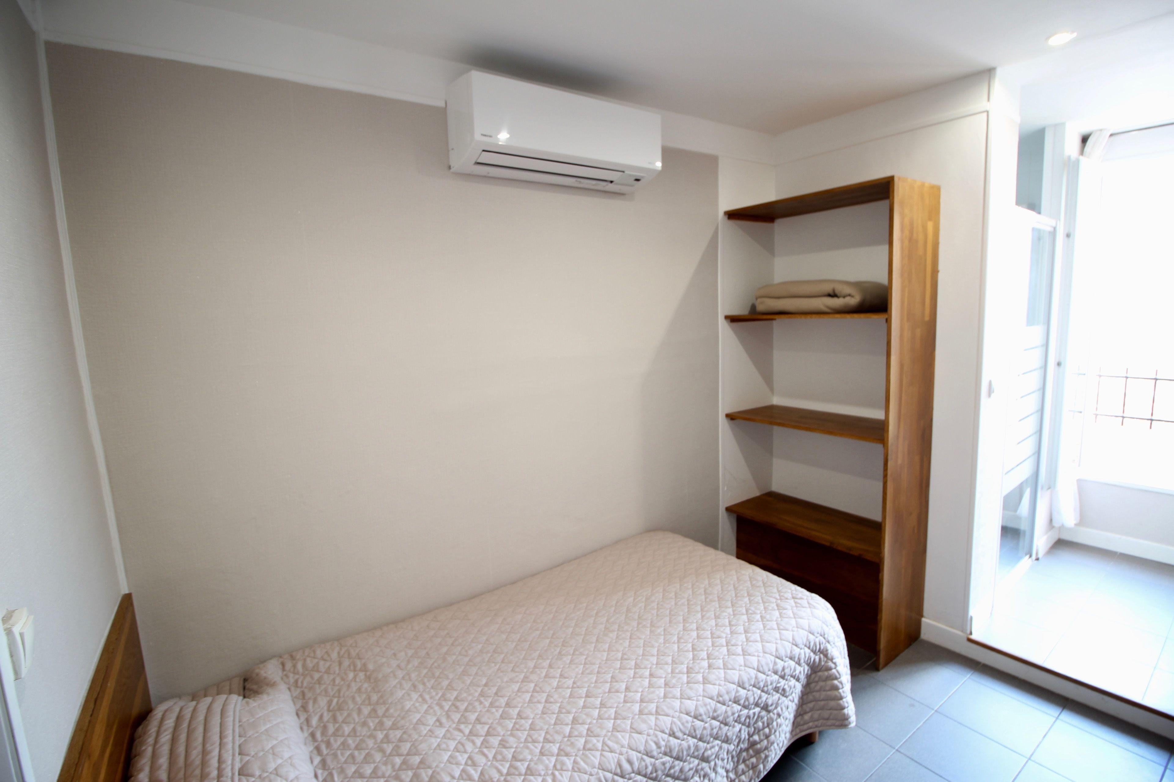 Des Pyrenees Hotel *