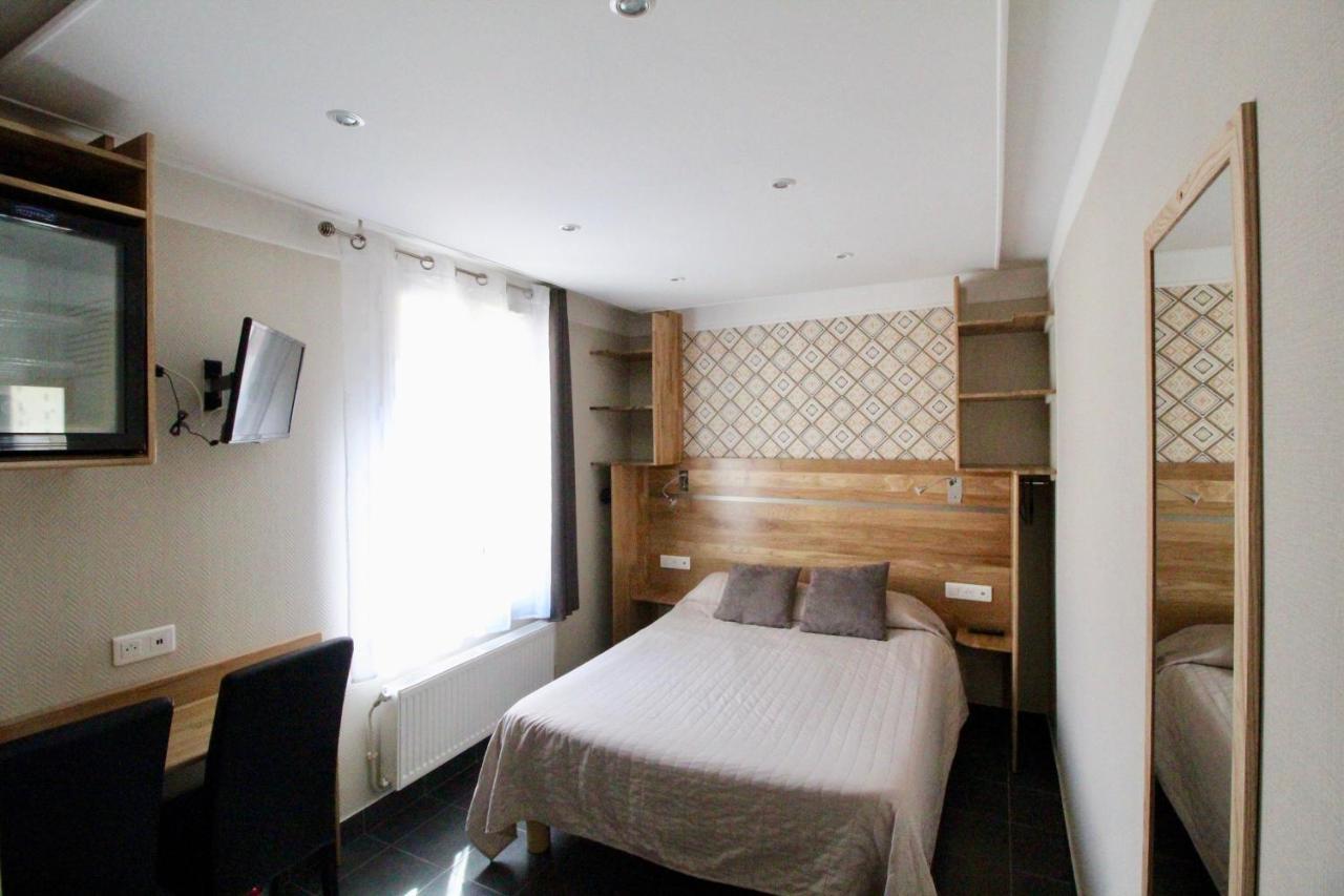 Des Pyrenees Hotel *